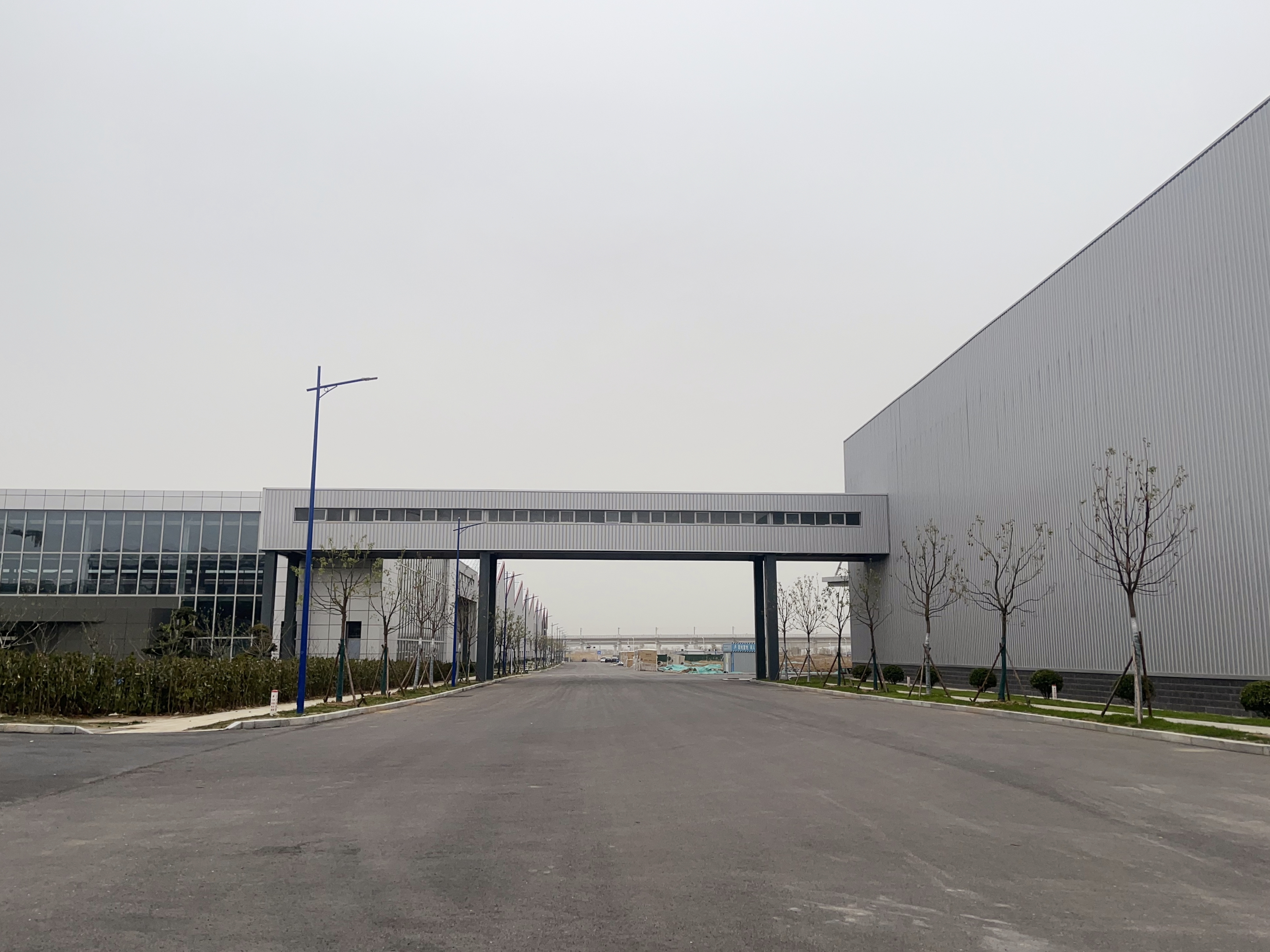 跨車間物料傳送長廊.jpg